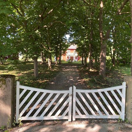 Segerstadsby Gårdshotell AB Vålberg Eksteriør bilde