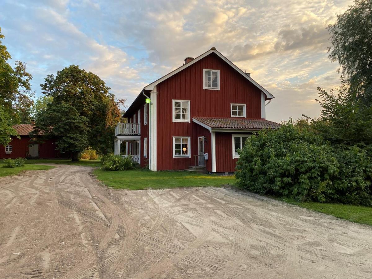 Segerstadsby Gårdshotell AB Vålberg Eksteriør bilde